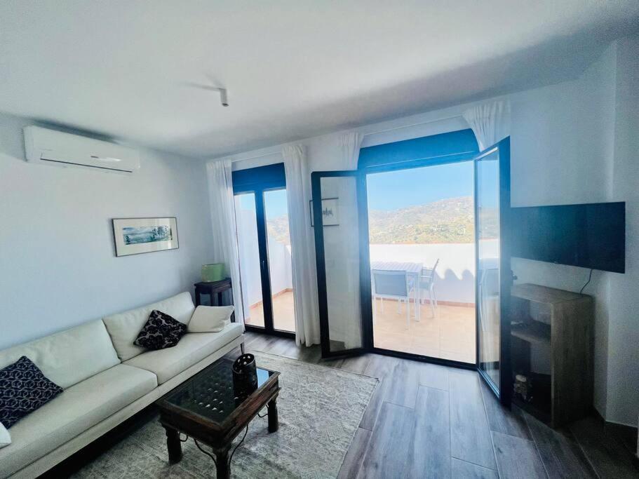 Atico Con Increibles Vistas A Las Montanas Y Mar Frigiliana Eksteriør billede