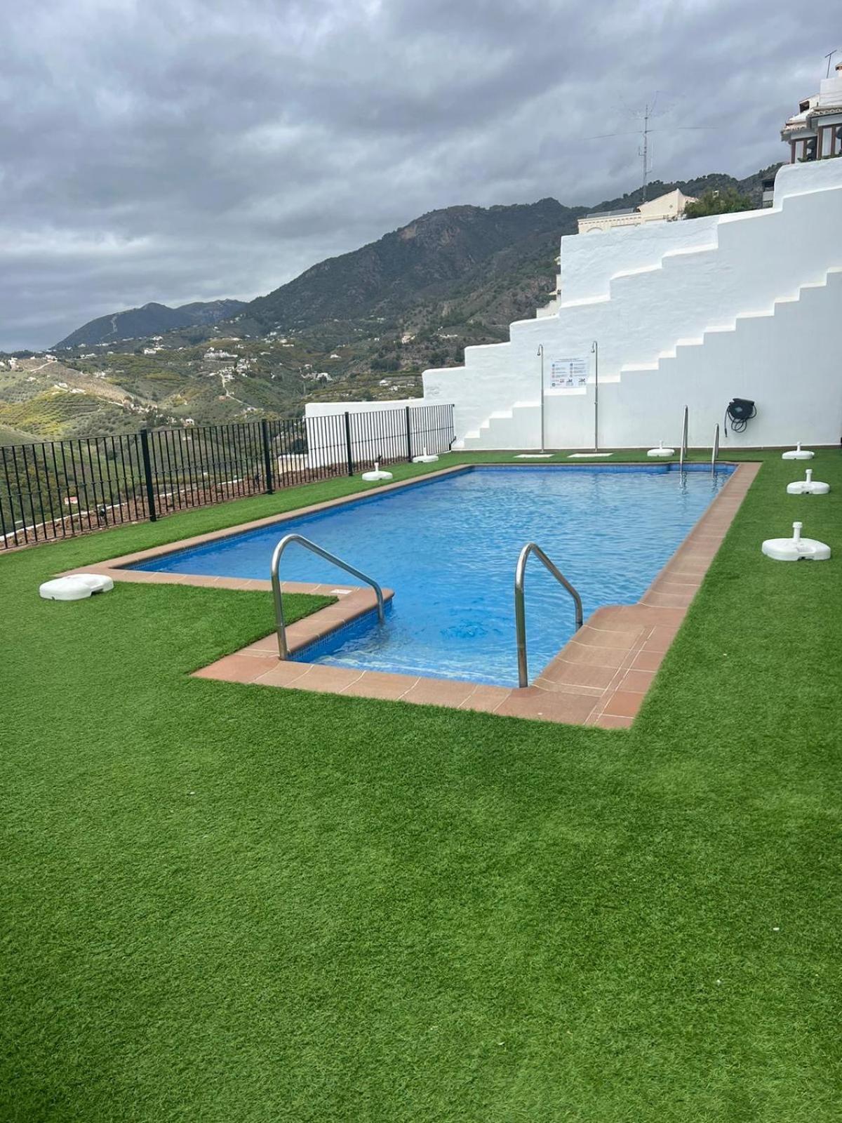 Atico Con Increibles Vistas A Las Montanas Y Mar Frigiliana Eksteriør billede